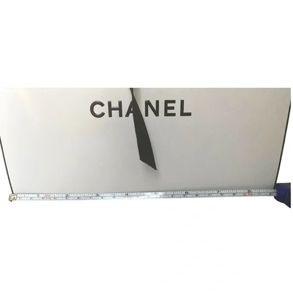 Chanel Bow Tie Gift Bag and Chanel No 5 sample Eau de Toilette - Picture 4 of 6